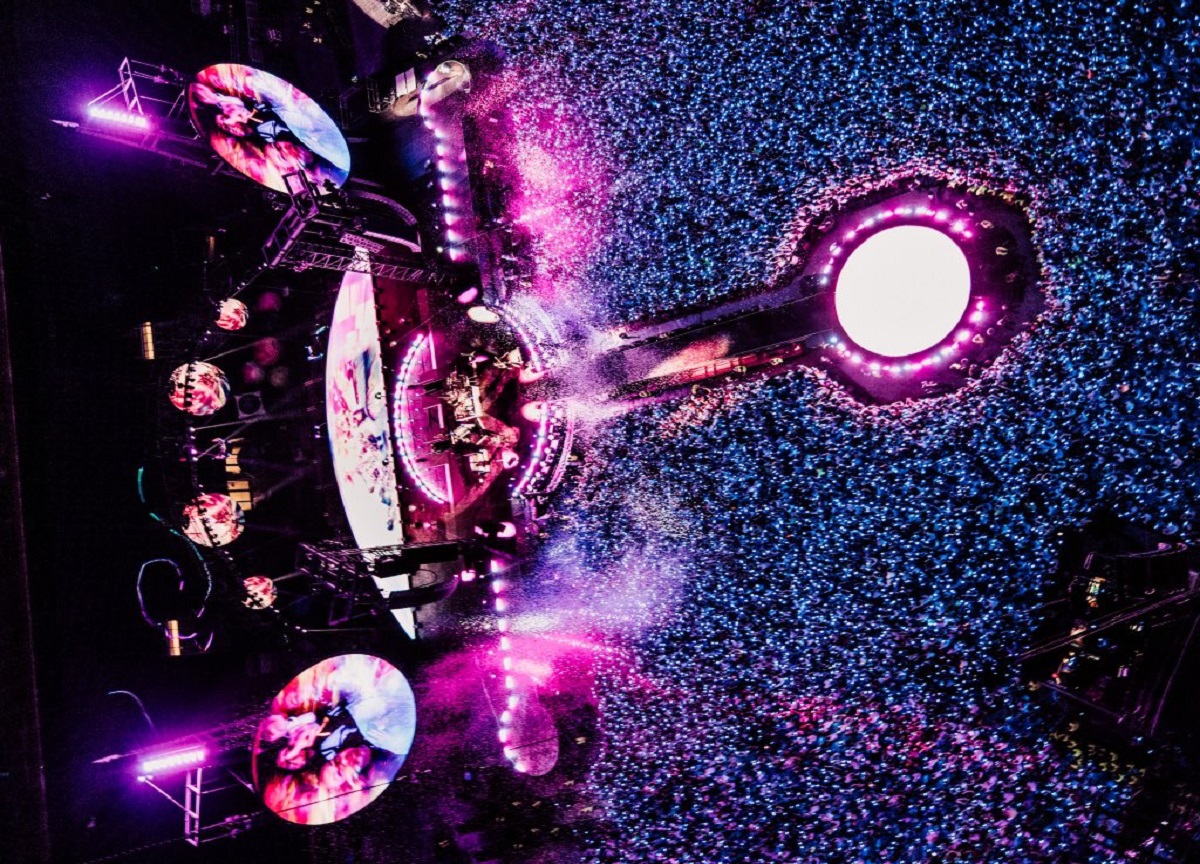 Il concerto dei Coldplay a Milano (foto twitter LiveNation) Il concerto dei Coldplay a Milano (foto twitter LiveNation)