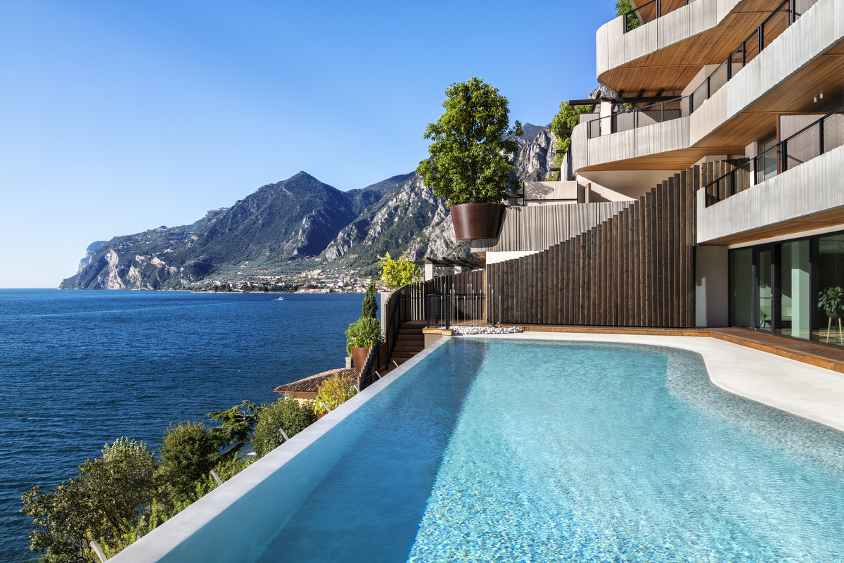 EALA è il primo hotel sul Lago di Garda EALA è il primo hotel sul Lago di Garda