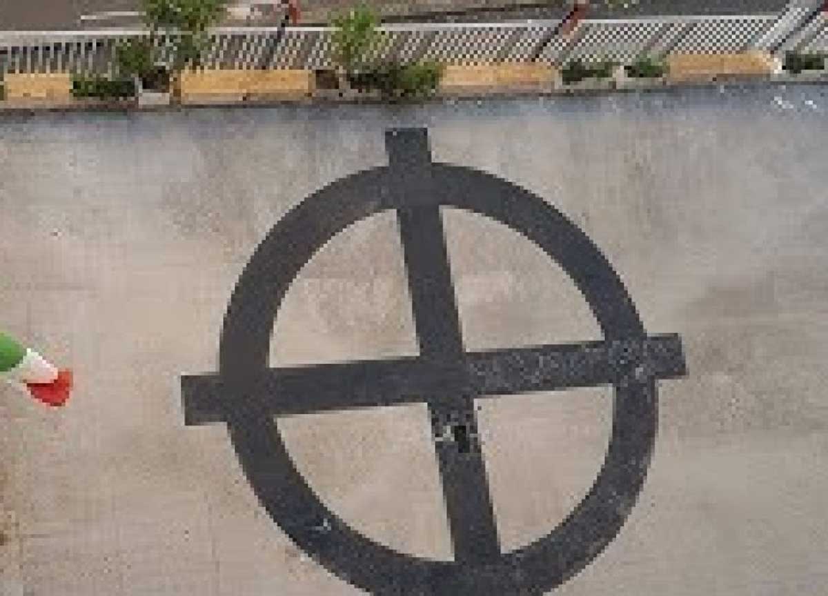 La croce celtica di Acca Larentia La croce celtica di Acca Larentia