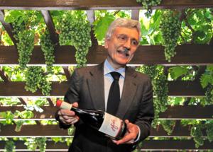 D'Alema non bada a spese e allarga l'impero del vino: a Orvieto 200mila metri quadrati tra vigne, ville e nuovi poderi
