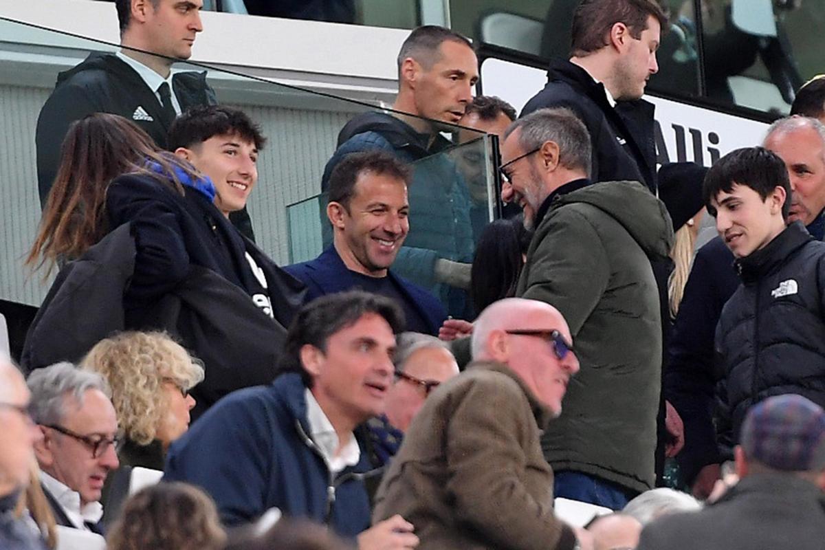 Alex Del Piero in tribuna all'Allianz Stadium (Lapresse) Alex Del Piero in tribuna all'Allianz Stadium (Lapresse)