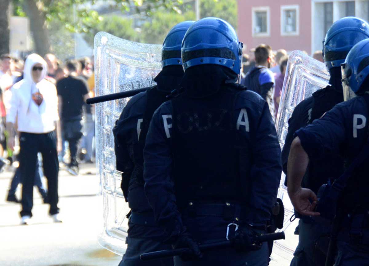 Polizia al Derby
