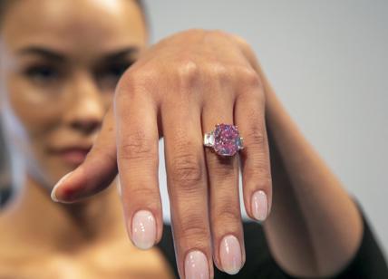 Diamante rosa "più raro tra i rari" andrà all'asta a giugno. E il prezzo...