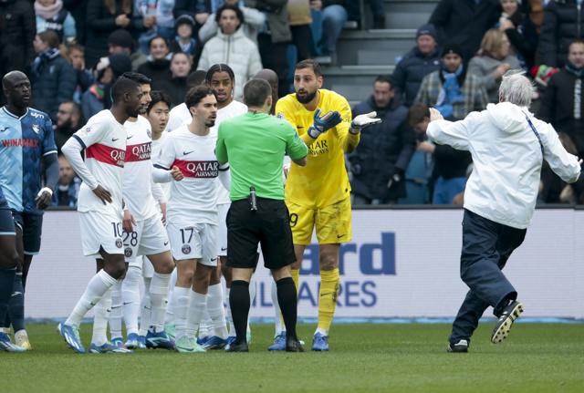 Gigio Donnarumma espulso (foto Ipa) Gigio Donnarumma espulso (foto Ipa)