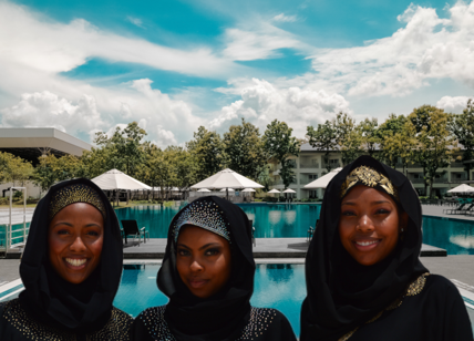 Monza, il party in piscina per sole donne musulmane scatena le polemiche a dx