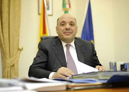 Mafia, estorsione e voto di scambio: arrestato l'ex sindaco di Melilli