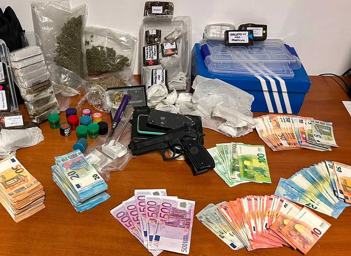 Sigarette elettroniche con filtri pieni di droga Sigarette elettroniche con filtri pieni di droga