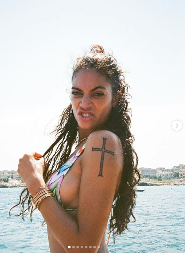 Elodie (Instagram andreaiannone) Elodie (Instagram andreaiannone)