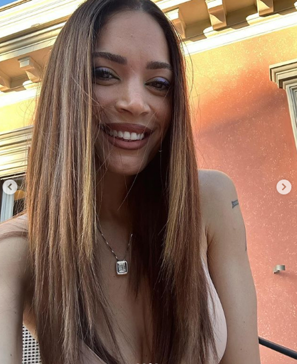 Elodie (Instagram elodie) Elodie (Instagram elodie)