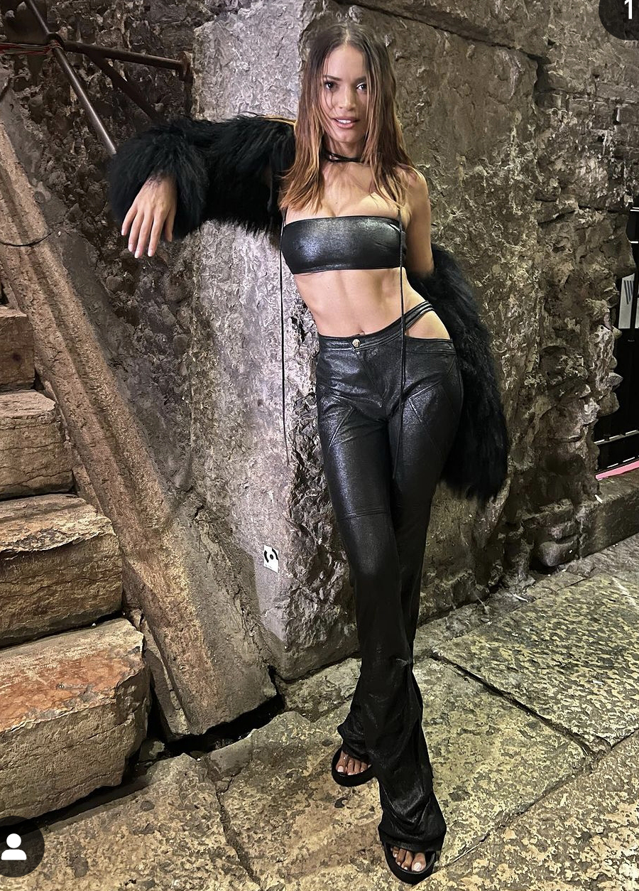 Splende la stella di Elodie nella notte dell'Arena di Verona (Instagram elodie) Splende la stella di Elodie nella notte dell'Arena di Verona (Instagram elodie)