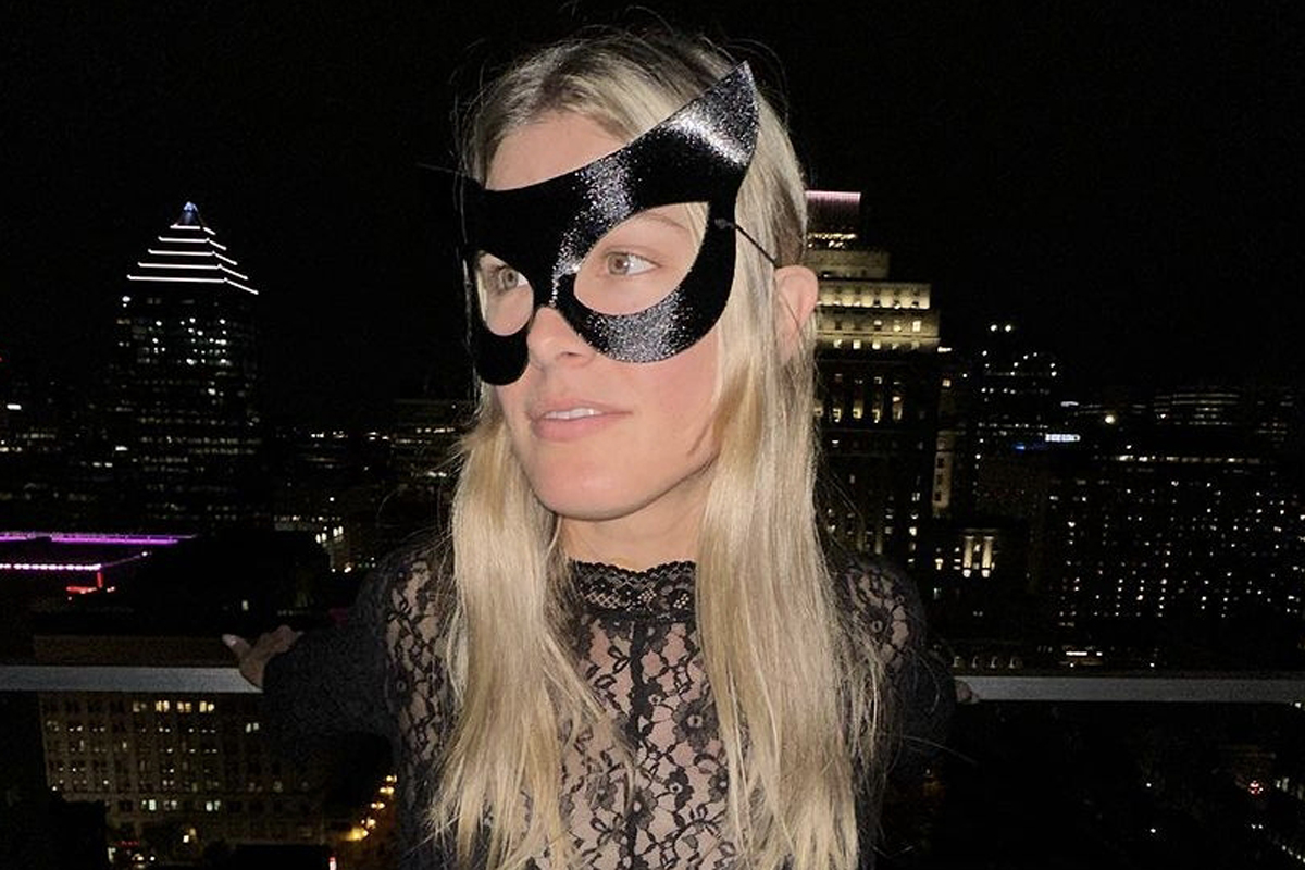 Eugenie Bpuchard, Catwoman per festeggiare Halloween (Instagram geniebouchard) Eugenie Bpuchard, Catwoman per festeggiare Halloween (Instagram geniebouchard)