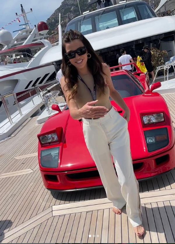 Federica Masolin e la Ferrari F40 (Instagram Federicamasolin) Federica Masolin e la Ferrari F40 (Instagram Federicamasolin)