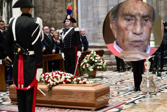 Funerali di Berlusconi: l'epico sbrocco di Fede contro l'autista e... Alfredo Funerali di Berlusconi: l'epico sbrocco di Fede contro l'autista e... Alfredo