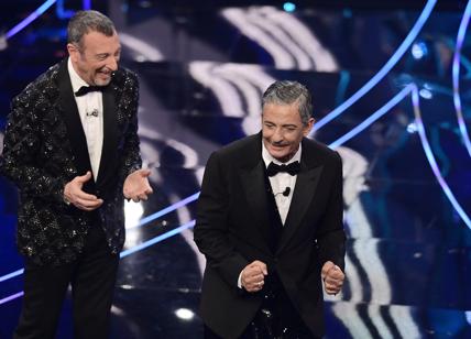 Sanremo 2024, Fiorello show. "Di Caprio e Scorsese... tutti pazzi per il ballo del qua qua"