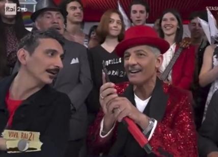 Daniele Luttazzi contro Fiorello: "Giullare che fa il gioco della Meloni"