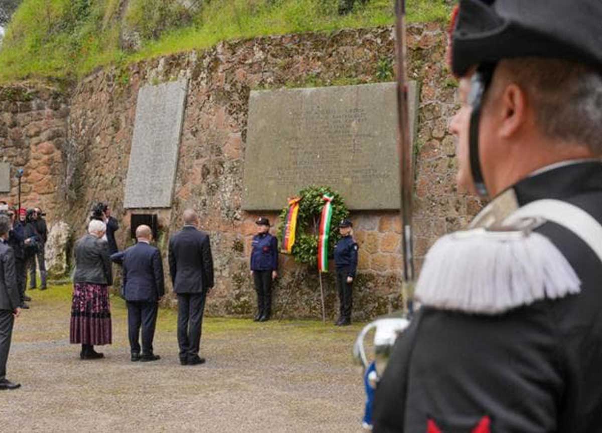 La commemorazione alle Fosse Ardeatine La commemorazione alle Fosse Ardeatine