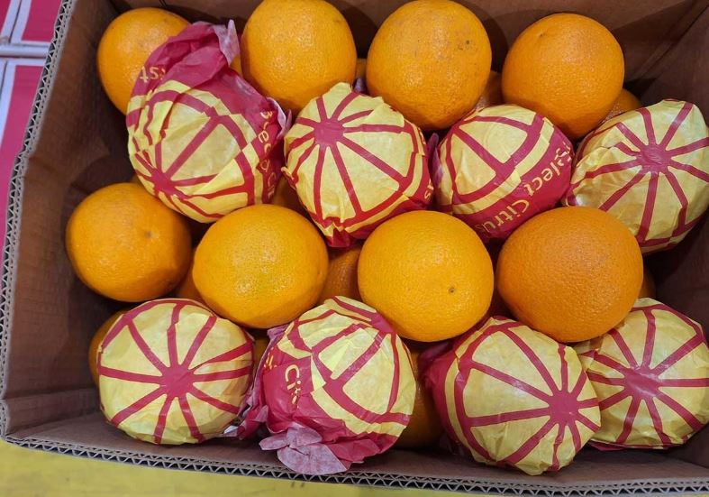 Arance Navel calibro 6 - Origine Egitto - 0,80 euro al chilogrammo
