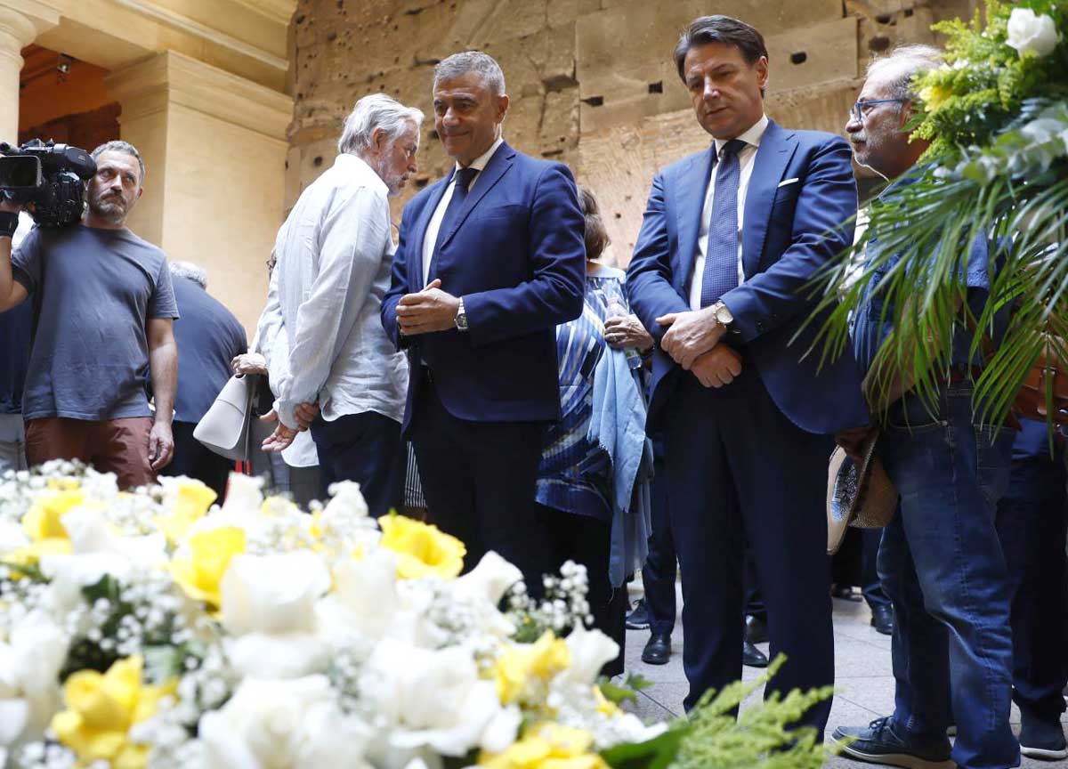 Alfonso Pecoraro Scanio e Giuseppe Conte ai funerali di De Masi Alfonso Pecoraro Scanio e Giuseppe Conte ai funerali di De Masi