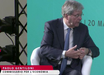 Gentiloni striglia l'Italia: "Altro che Ponte sullo Stretto, Pnrr priorità"