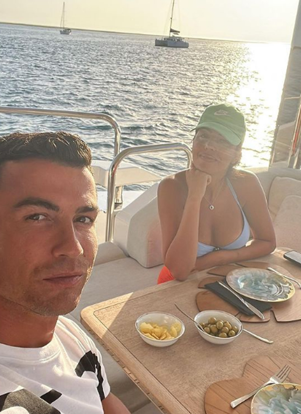 Cristiano Ronaldo e Georgina Rodriguez (Instagram georginagio) Cristiano Ronaldo e Georgina Rodriguez (Instagram georginagio)
