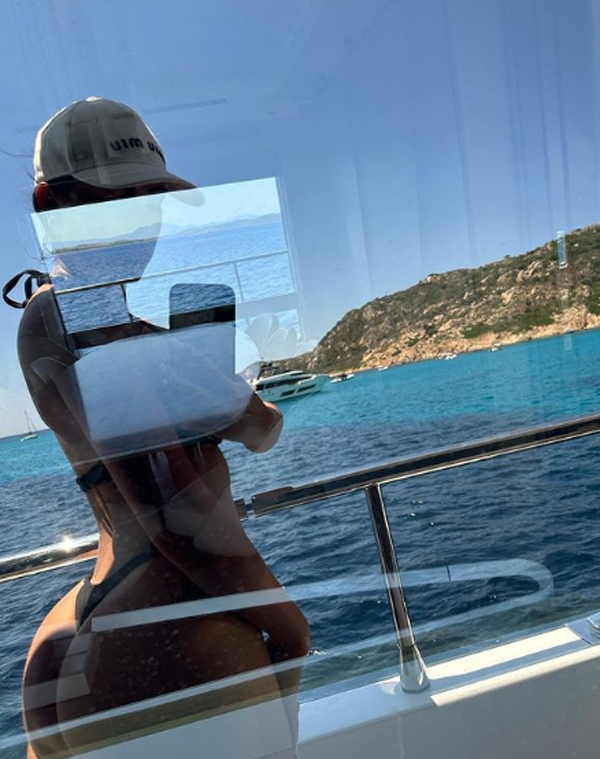 georgina rodriguez selfie