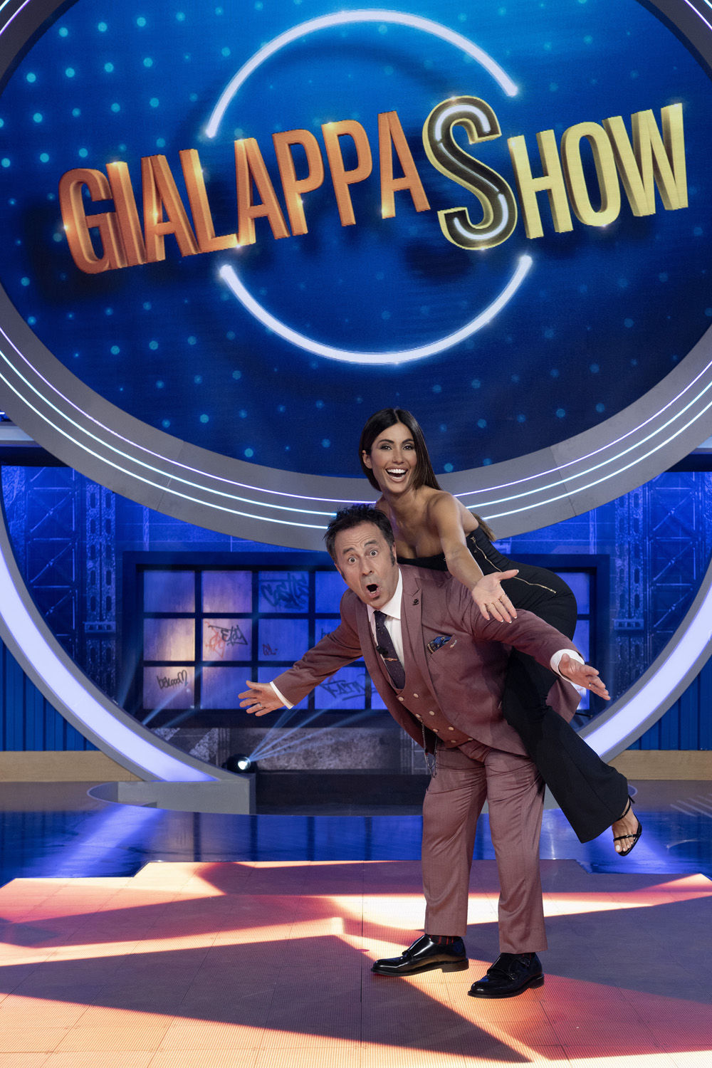 GialappaShow vola negli ascolti tv: Federica Nargi con il Mago Forest in conduzione (credit foto Jule Hering) GialappaShow vola negli ascolti tv: Federica Nargi con il Mago Forest in conduzione (credit foto Jule Hering)