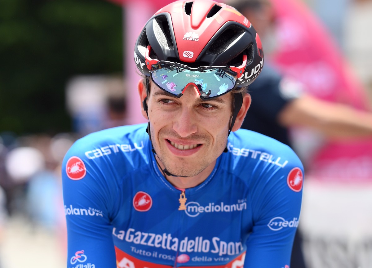 Gino Mäder - Migliore giovane a La Vuelta 2021 dove terminò quinto. Professionista dal 2019 al 2023 e vincitore di una tappa al Giro d'Italia 2021 (foto Lapresse) Gino Mäder - Migliore giovane a La Vuelta 2021 dove terminò quinto. Professionista dal 2019 al 2023 e vincitore di una tappa al Giro d'Italia 2021 (foto Lapresse)