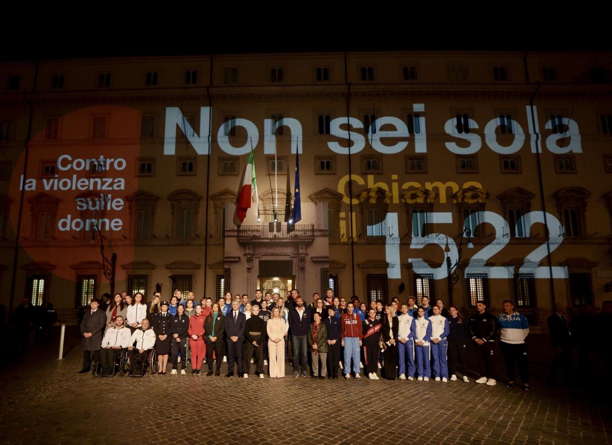 Giornata contro la violenza sulle donne (foto Lapresse) Giornata contro la violenza sulle donne (foto Lapresse)