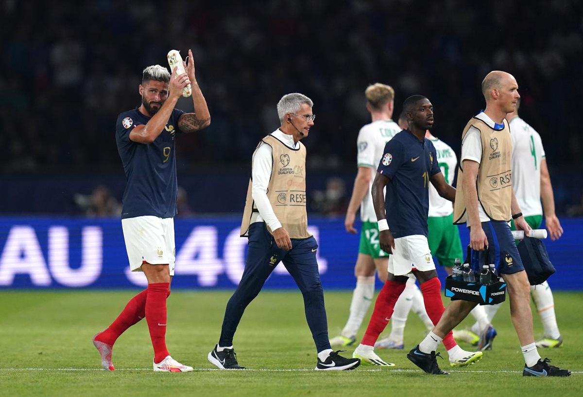 Milan, ansia Giroud: distorsione alla caviglia con la Francia Milan, ansia Giroud: distorsione alla caviglia con la Francia