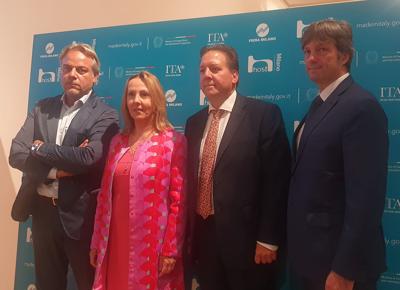 Host Presentazione Foto