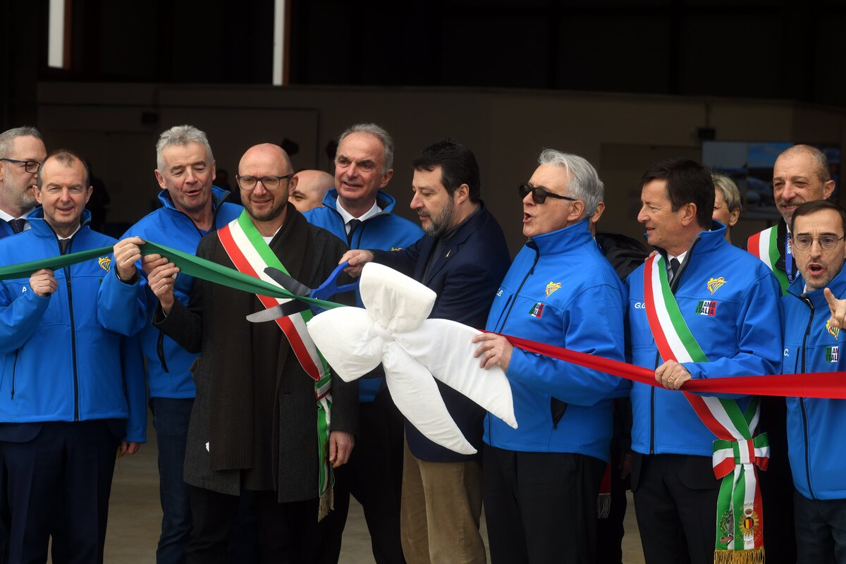 Ryanair: inaugurati due nuovi hangar all’Aeroporto di Milano-Bergamo Ryanair: inaugurati due nuovi hangar all’Aeroporto di Milano-Bergamo