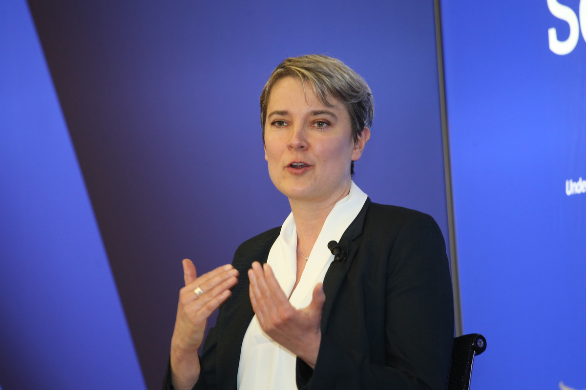 ANNE BORING DI AXA SCIENZA ASSICURAZIONI ANNE BORING DI AXA SCIENZA ASSICURAZIONI