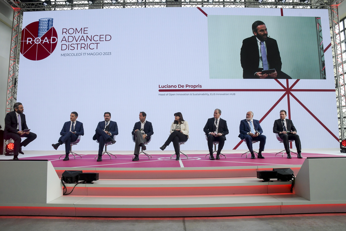 Eni, nasce un polo di ricerca dedicato alle nuove filiere dell’energia Eni, nasce un polo di ricerca dedicato alle nuove filiere dell’energia