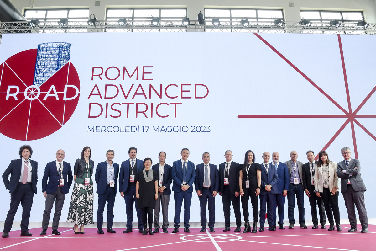 Eni, nasce un polo di ricerca dedicato alle nuove filiere dell’energia Eni, nasce un polo di ricerca dedicato alle nuove filiere dell’energia