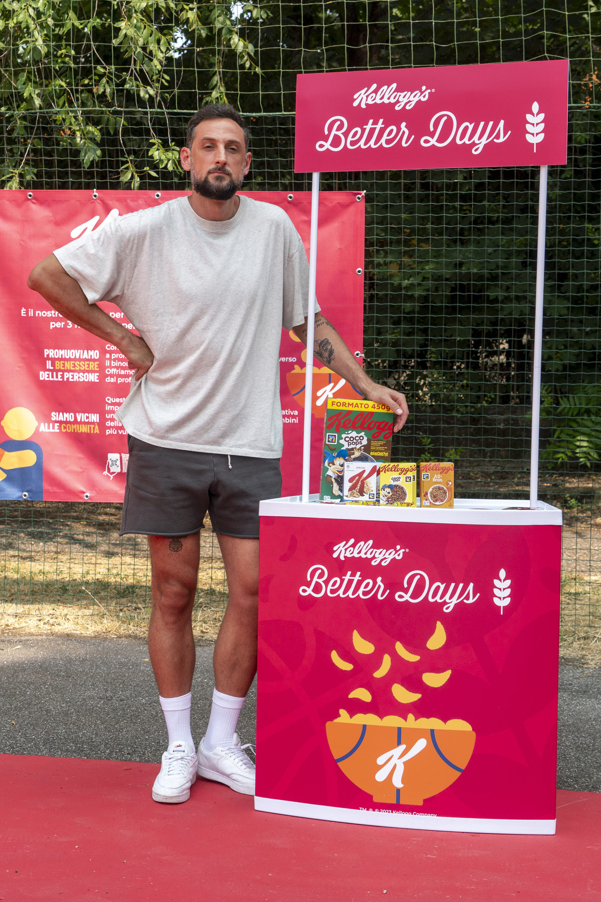 Kellogg Italia riqualifica 2 campi da basket con il campione Belinelli