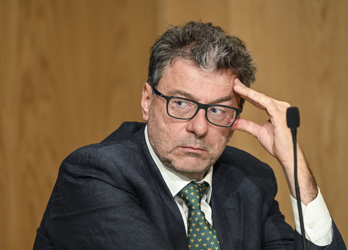 Def and accounts that don’t add up.  Giorgetti asks for 2 billion in cuts to ministries