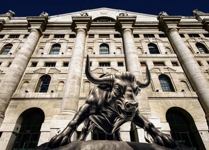 Borsa, Piazza Affari in leggero rialzo. Spread in calo sotto i 165 punti