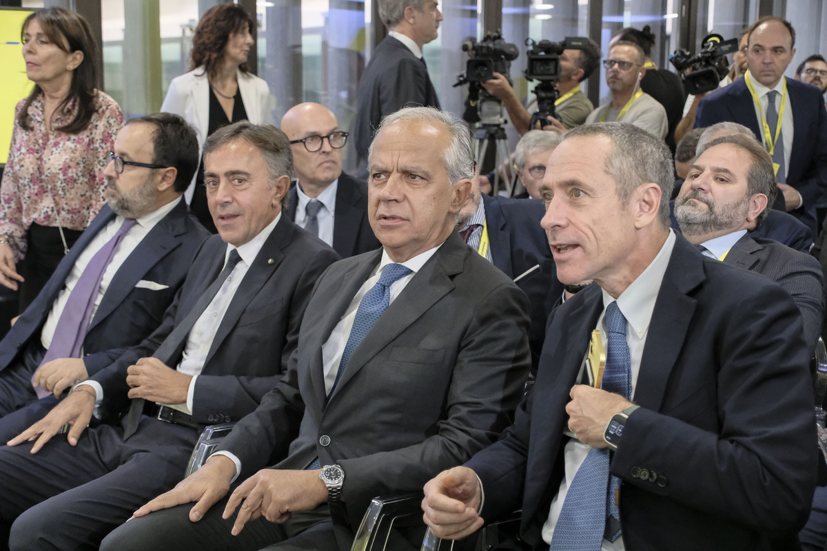 Poste Italiane: il Ministro Piantedosi presente al Security day Poste Italiane: il Ministro Piantedosi presente al Security day