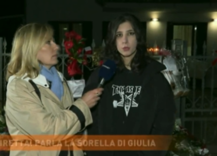 “Sorella di Giulia? Sembra che reciti. Sulla felpa simboli satanici”: è bufera