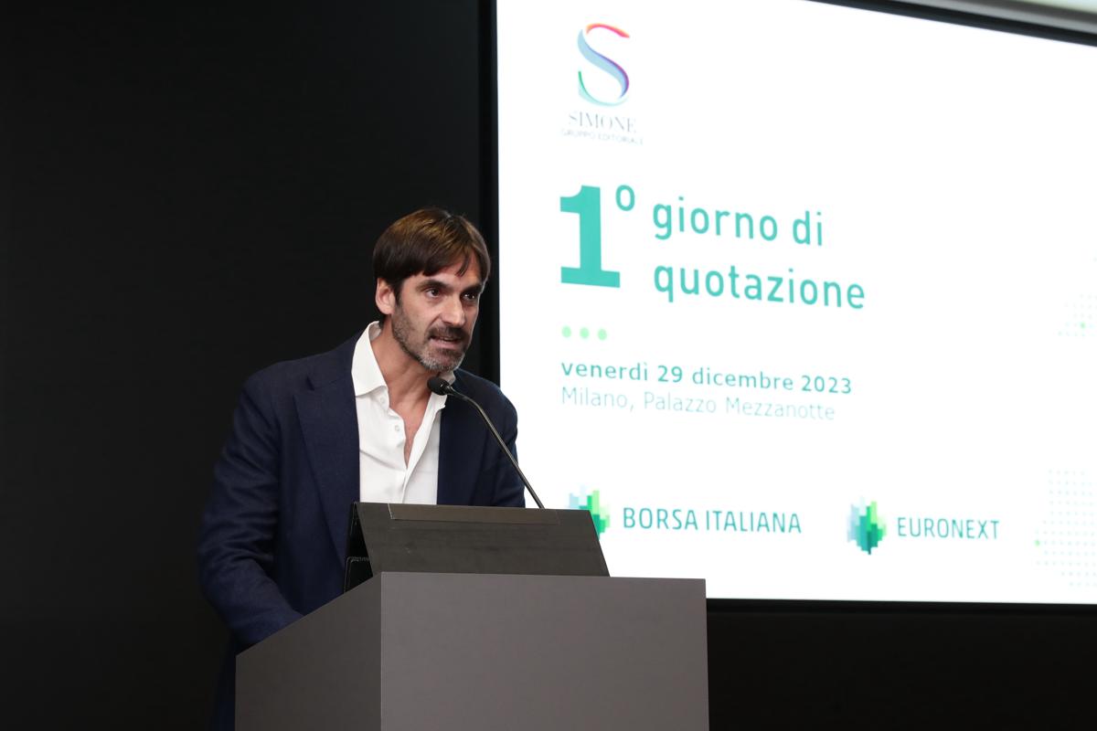 Simone Editore debutta in Borsa: raccolti 3 milioni di euro Simone Editore debutta in Borsa: raccolti 3 milioni di euro