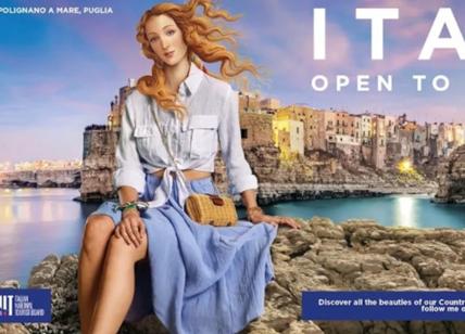 La Venere di Botticelli in jeans che fa l'influencer. Campagna per il turismo