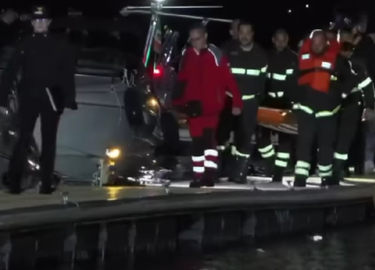 Lago Maggiore, barca ribaltata: quattro morti. Foto stopframe youtube Lago Maggiore, barca ribaltata: quattro morti. Foto stopframe youtube