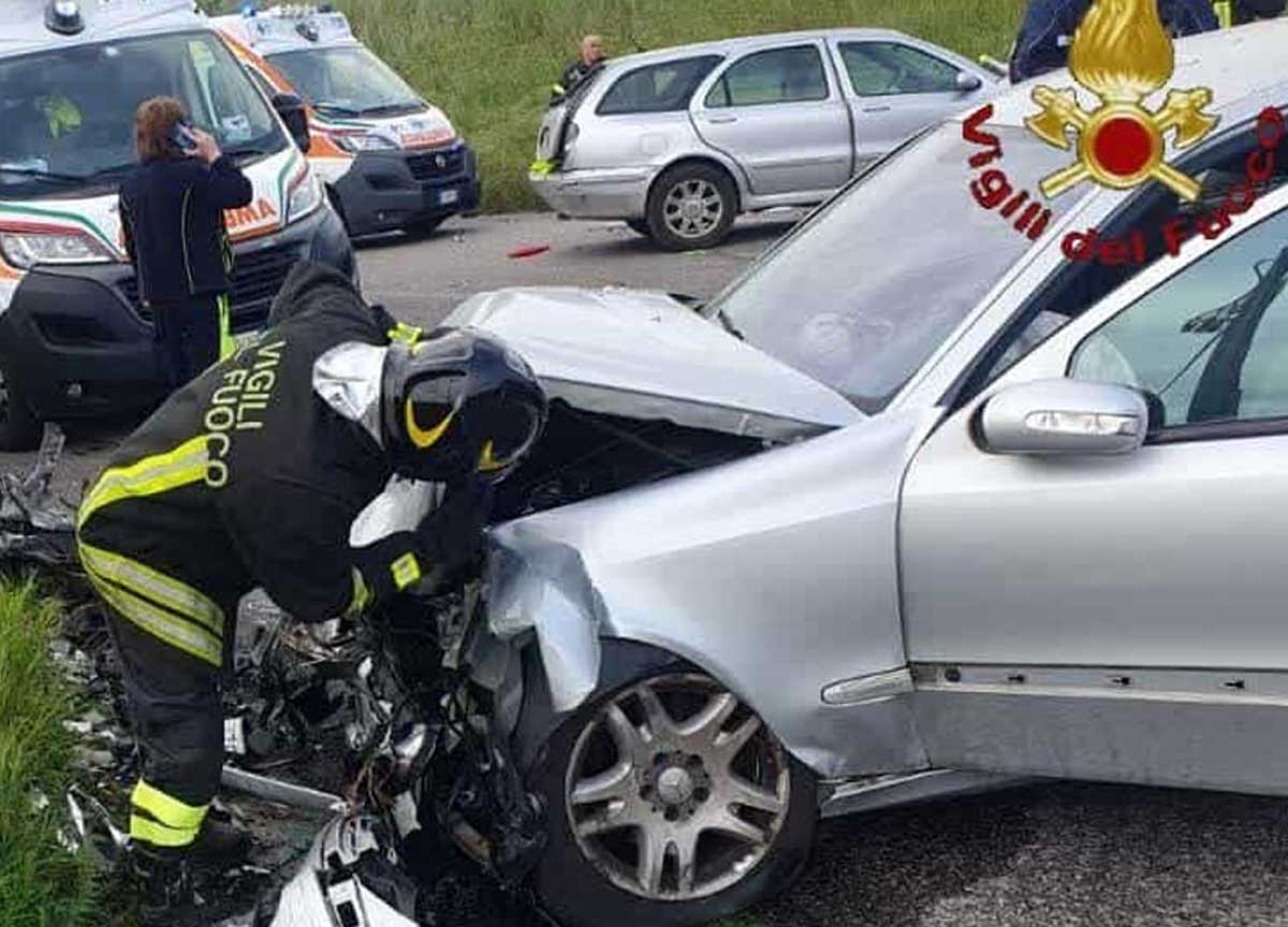 Lo schianto mortale sulla Pontina Lo schianto mortale sulla Pontina