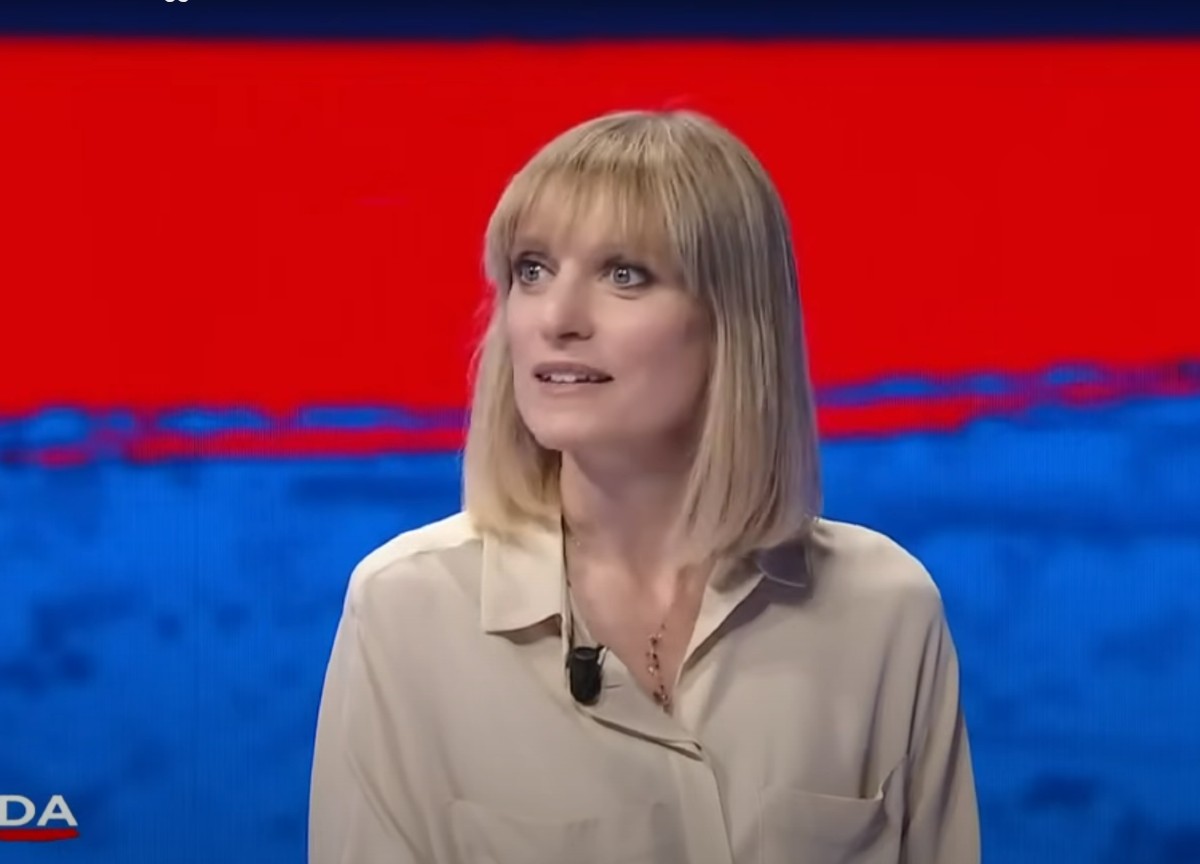Marianna Aprile si confonde e si corregge subito: la reazione in studio