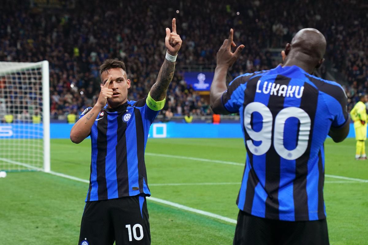 Lautaro Martinez e Lukaku festeggiano dopo il gol che ha messo il Milan in ginocchio (foto Lapresse) Lautaro Martinez e Lukaku festeggiano dopo il gol che ha messo il Milan in ginocchio (foto Lapresse)