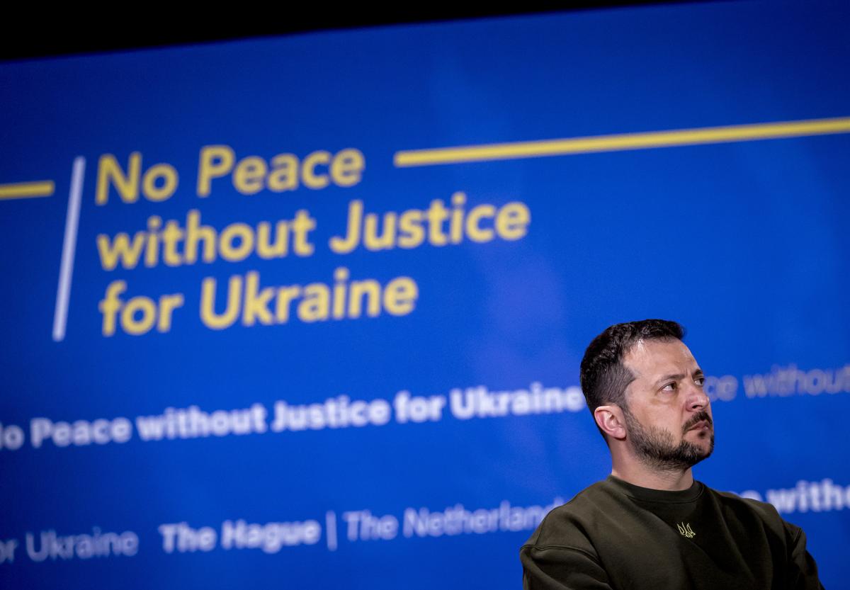 Volodymyr Zelensky e il premier olandese Mark Rutte all'Aia Volodymyr Zelensky e il premier olandese Mark Rutte all'Aia