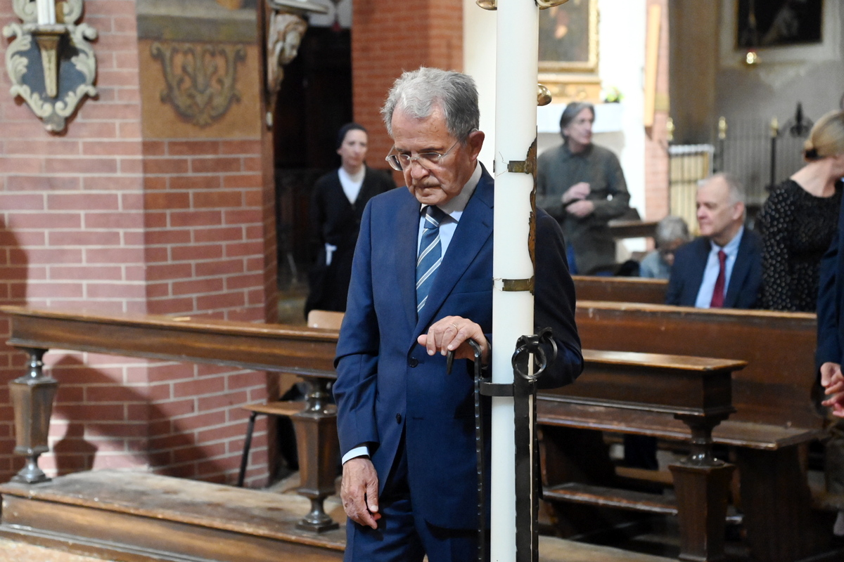 Funerale moglie Romano prodi Funerale moglie Romano prodi