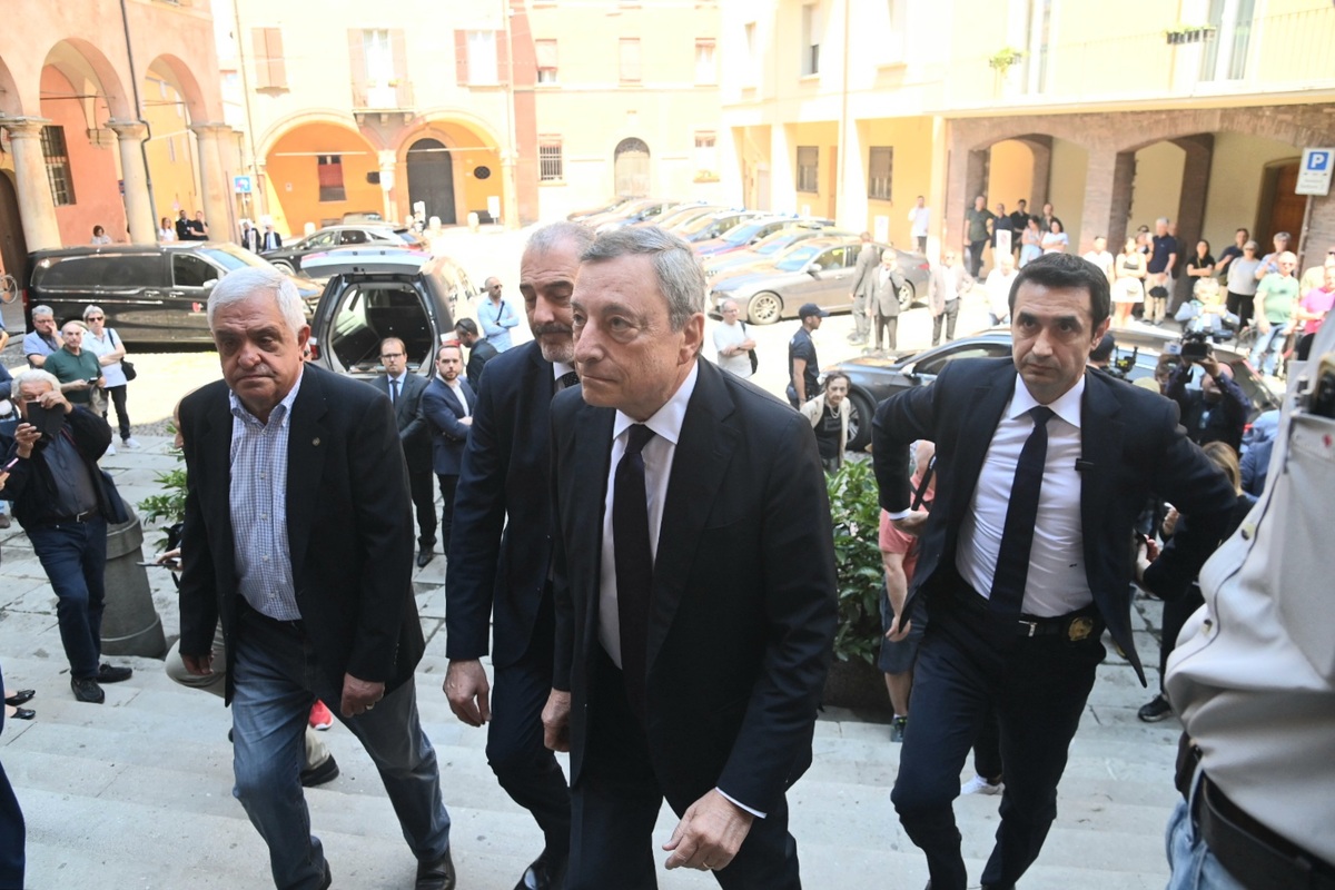Funerale moglie Romano prodi Funerale moglie Romano prodi