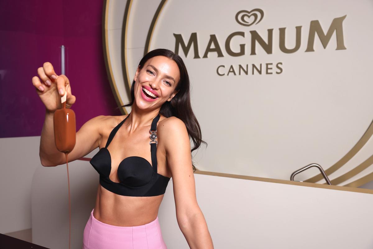 Irina Shayk regina di Cannes 2023 (foto Ipa) Irina Shayk regina di Cannes 2023 (foto Ipa)