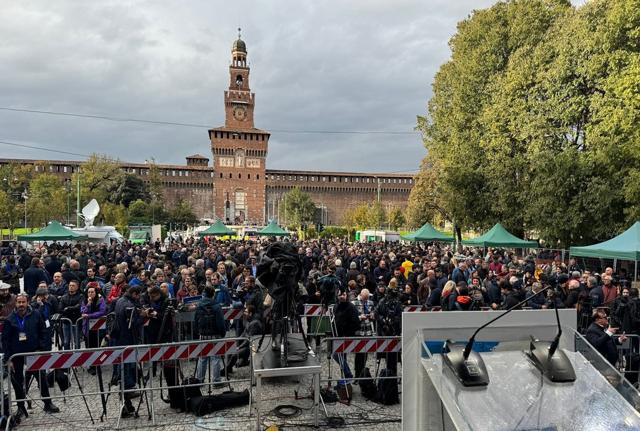 Milano, la manifestazione pro Israele della Lega Milano, la manifestazione pro Israele della Lega